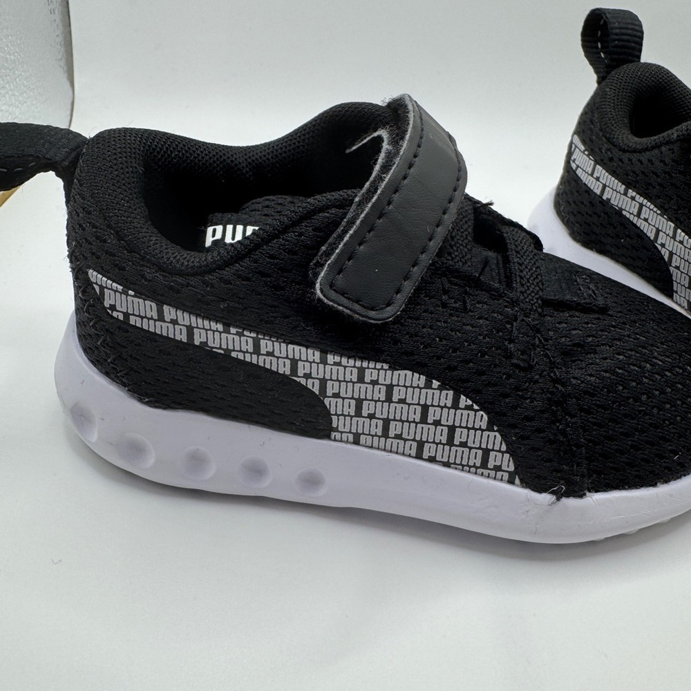 🎊HP🎉 Puma Toddler Size 5M Girls & Boys Black and White Sneakers - Picture 2 of 8